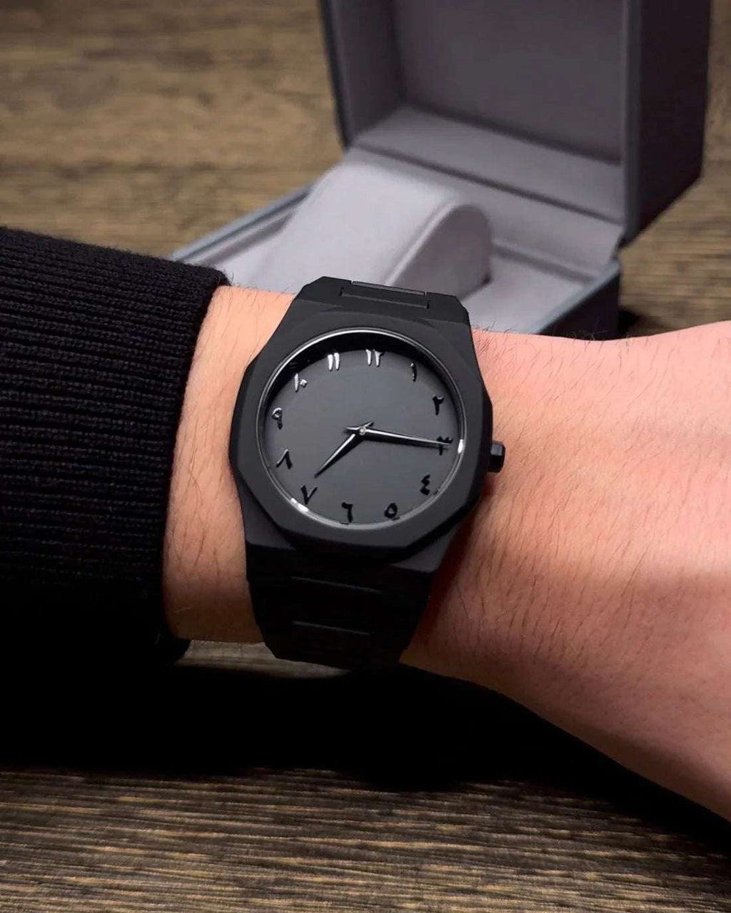 Arabic Aura Stylish Slim Business Watch with Arabic Numeric Dial - Link Lift Shop